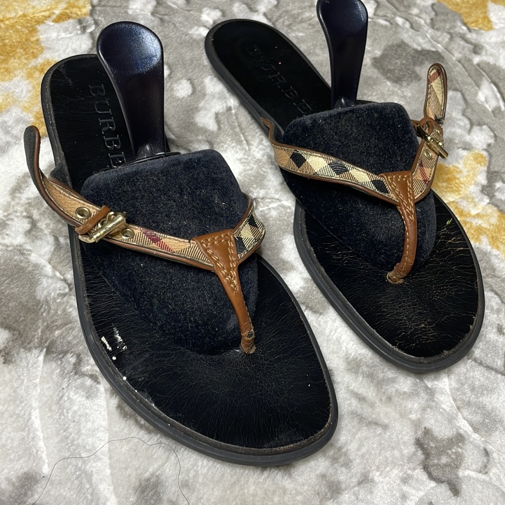Women’s Burberry Sandals flip flops 6 - Picture 9 of 14